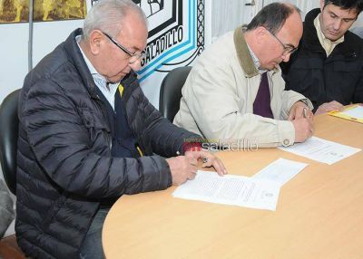 Se firm� el contrato para la 1ra etapa de obras de repavimentaci�n de calles de la planta urbana