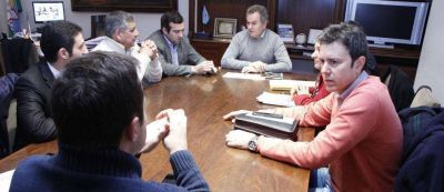 Iniciativa para respaldar el funcionamiento de los clubes: Gay recibi� a concejales de distintos bloques