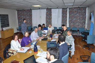 Gobierno inform� a gremios aumento por decreto pero dej� abierta la negociaci�n