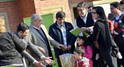 Colombi lleg� con obras y anuncios millonarios