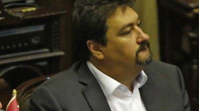 Efecto L�pez: cinco legisladores abandonaron el bloque del FPV