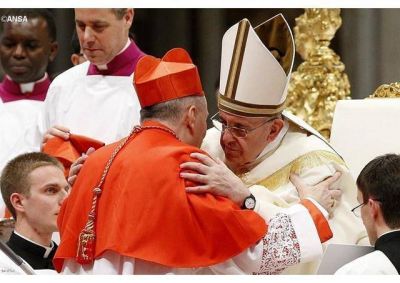 El Cardenal Secretario de Estado del Papa visita Ucrania