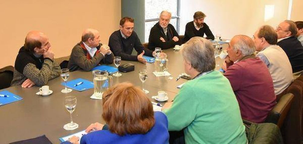 Katopodis se reuni� con c�maras industriales, PyMEs y comercios
