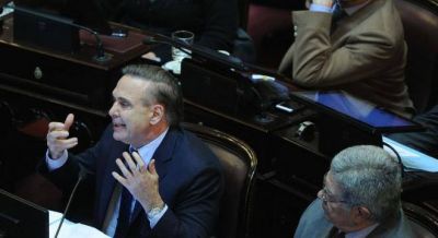 Pichetto le apunt� a Macri: �Algunos tontos piden que los jueces no sean pol�ticos