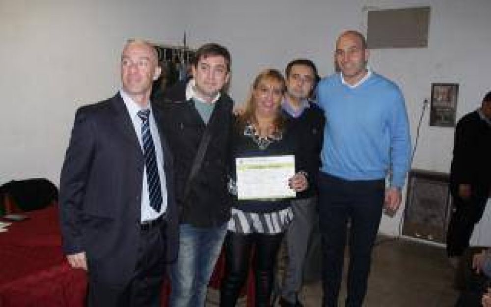 Quilmes: Molina entreg� 240 habilitaciones