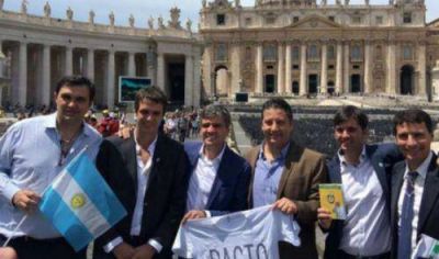 Peronistas en el �Pacto de Padua� cruzaron al Gobierno por la crisis social