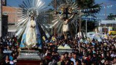 Llegaron desde Salta las im�genes del Se�or y la Virgen del Milagro
