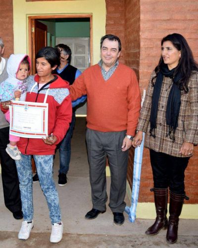 Habilitan viviendas sociales en Colonia El Simbolar
