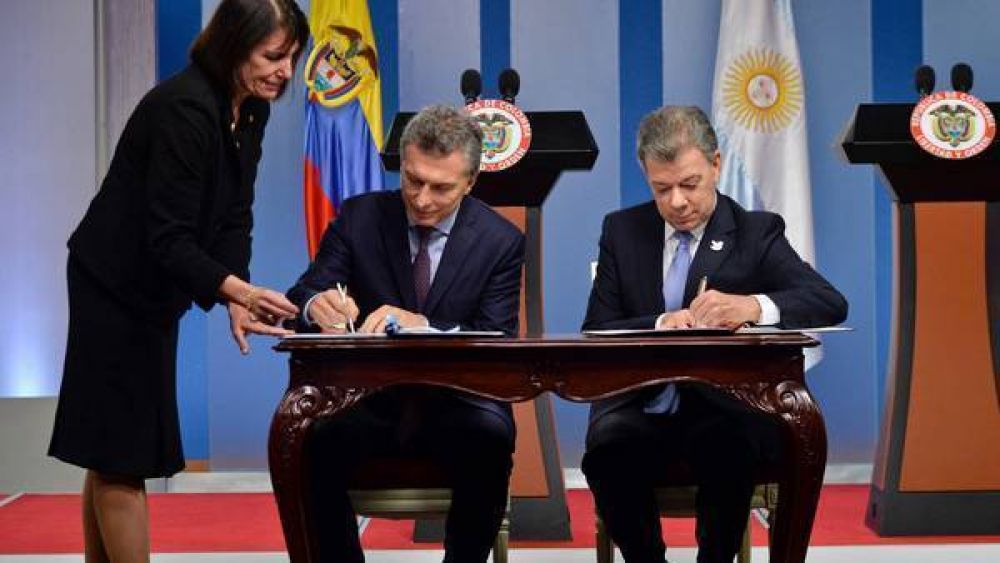 Macri y Santos piden un referendum revocatorio en Venezuela