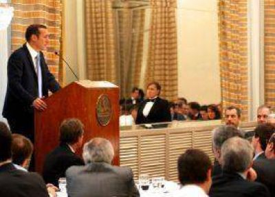 Guti�rrez reafirm� continuidad del petr�leo a 67 d�lares