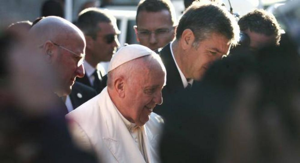 El Papa reconoci su desconfianza con los operadores de Scholas