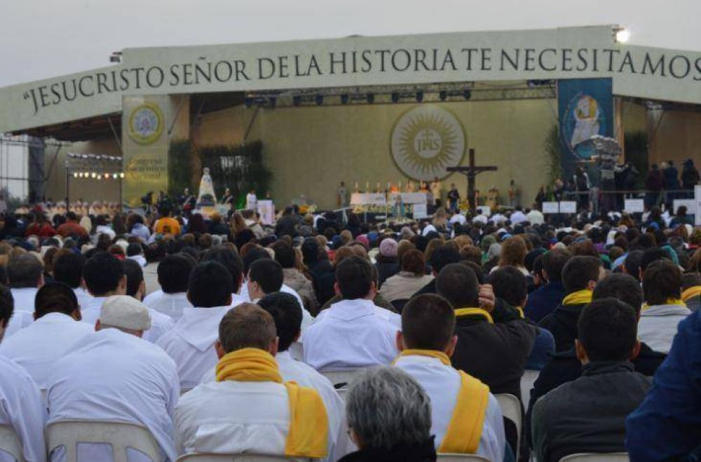 Con una multitudinaria misa quedó inaugurado el XI Congreso Eucarístico Nacional