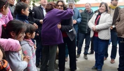 La Gobernadora entreg� viviendas en la Capital