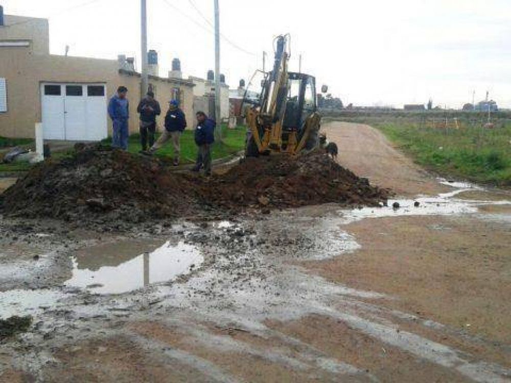 Trabajos de obras sanitarias  en el Barrio Municipal