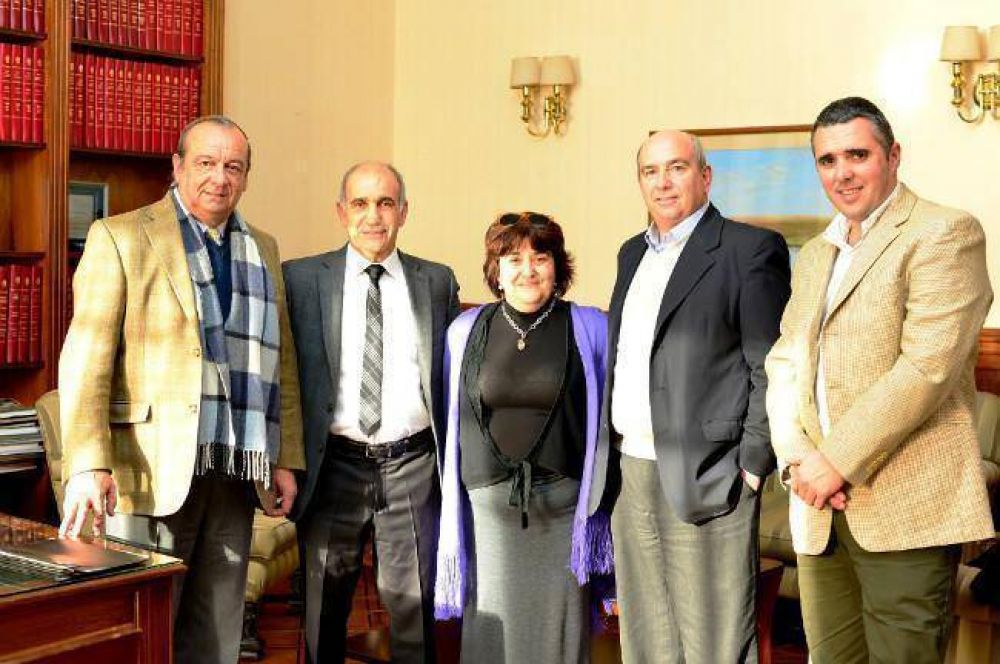 S�nchez se reuni� con Salvador por cloacas, agua y rutas