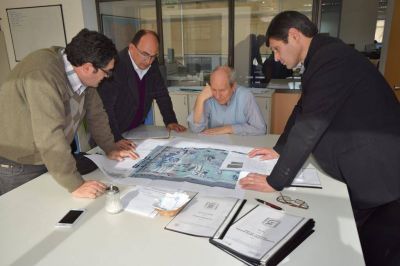 Funcionario del ENOHSA convers� con el Intendente y visita la ciudad el s�bado