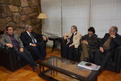 HAQUIM RECIBI� A INTEGRANTES DEL CIRCULO DE LEGISLADORES NACIONALES	