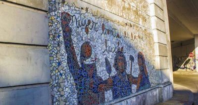 Los muros porte�os se visten de mosaico para homenajear a la mujer