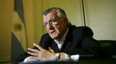 Gioja impulsa un interbloque PJ para aislar al kirchnerismo