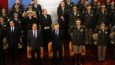 El ministro de Defensa calific� de �terror�fica� la herencia recibida en las fuerzas armadas