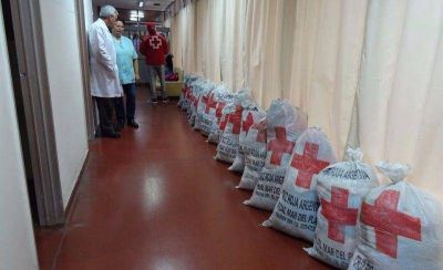Internas del penal 50 de Bat�n donaron ropa hecha por ellas mismas al hospital Materno