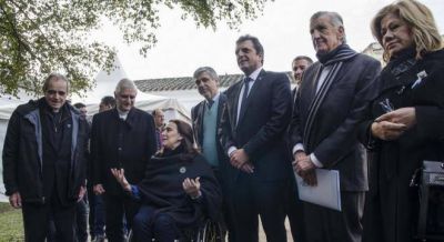 Michetti tantea un pacto de gobernabilidad con el paraguas de la Iglesia