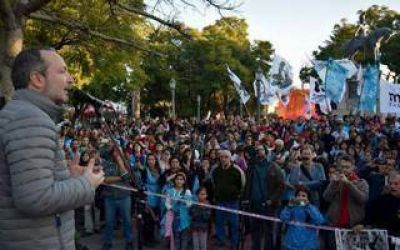 Sabbatella cuestion� a L�pez y dijo que pone 