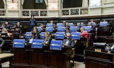 Se aprob� el proyecto que prohibe las reelecciones indefinidas de Intendentes y legisladores