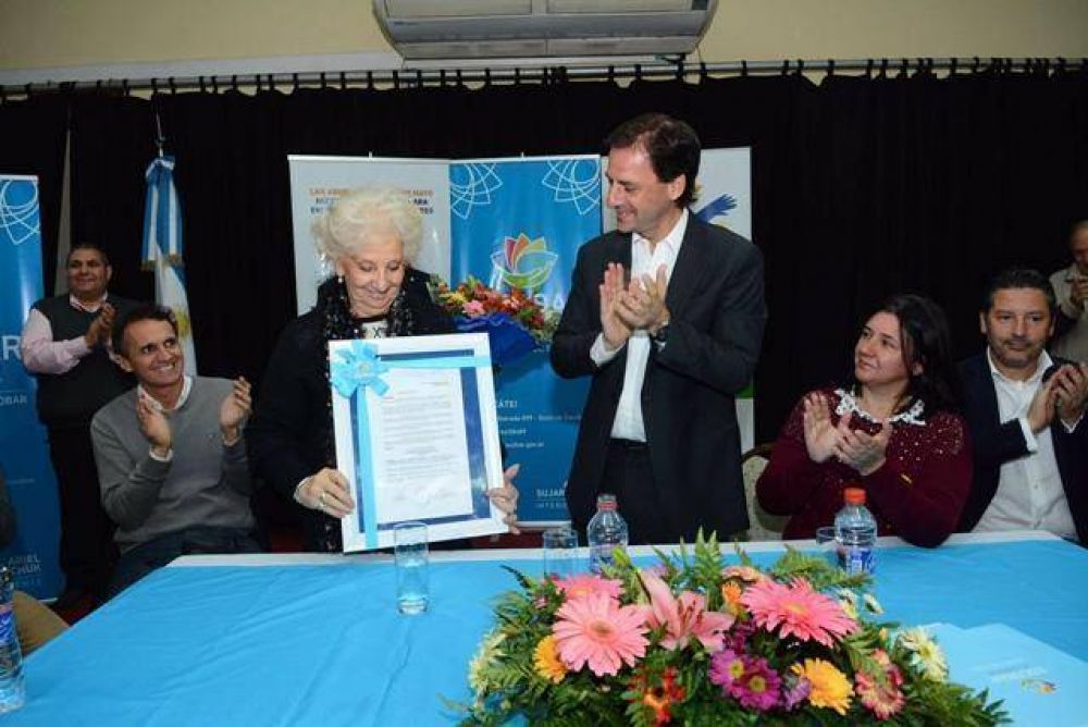 Estela de Carlotto visit� Escobar y fue recibida por Ariel Sujarchuk y otros seis intendentes