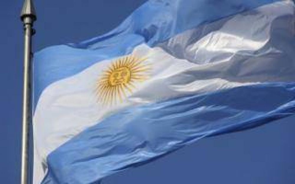 Actos por el D�a de la Bandera en Lan�s