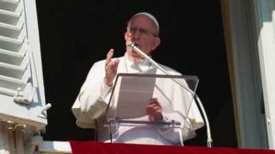 �ngelus: Papa Francisco explica qu� significa �cargar la cruz� y seguir a Cristo