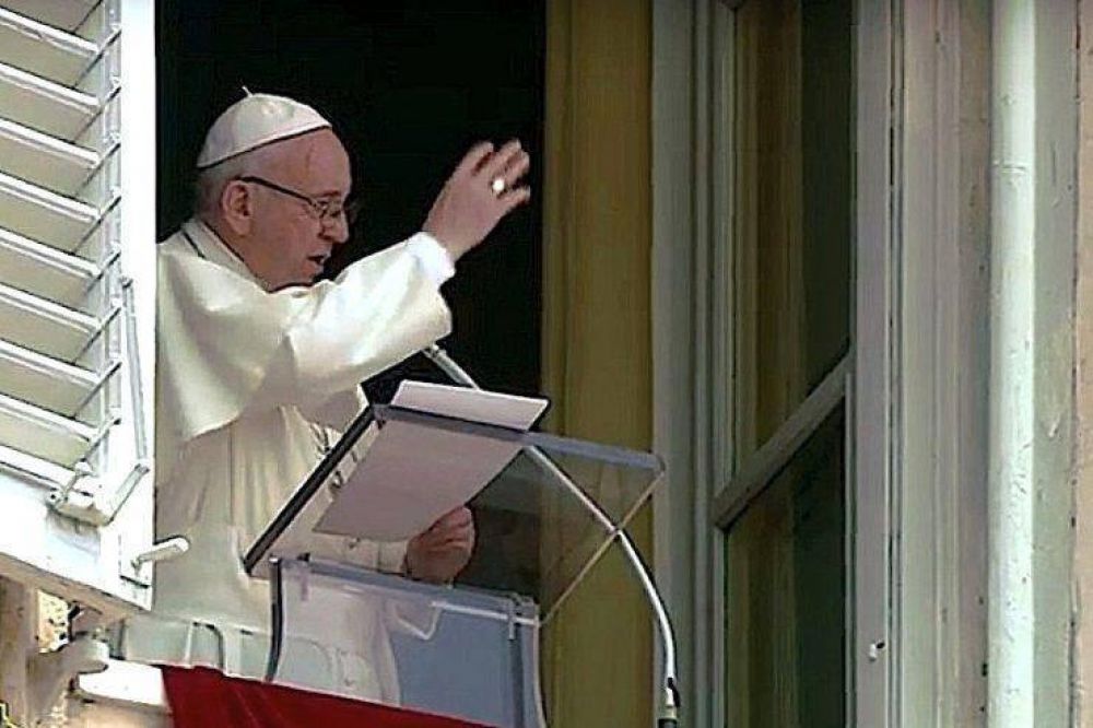 El Papa en el �ngelus: �El mundo m�s que nunca necesita de Cristo�