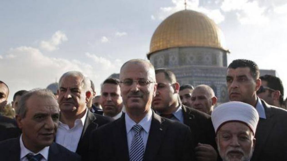 El primer ministro de la Autoridad Palestina rez en la mezquita de Al Aqsa