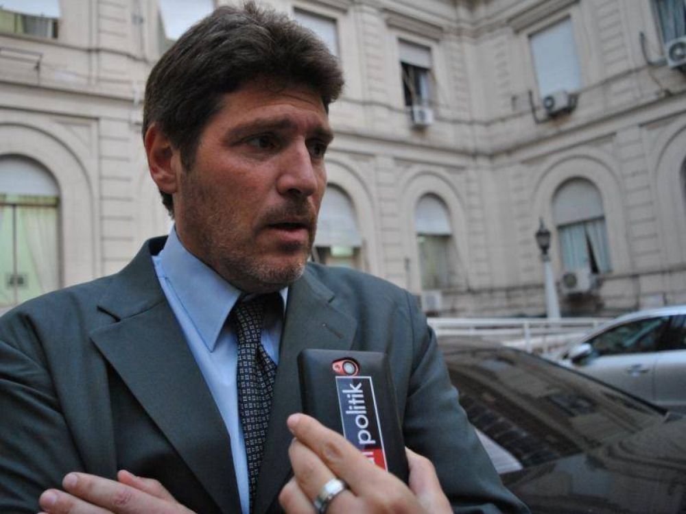 Lmite a las reelecciones: Esto debe continuar con una reforma electoral profunda, dijo Castello