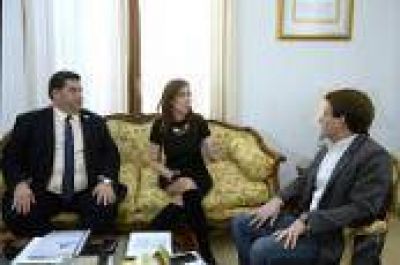 La gobernadora Mar�a Eugenia Vidal recibi� en su despacho al intendente de Berisso, Jorge Nedela
