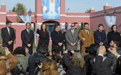 Vidal encabez� acto por el D�a de la Bandera en Escobar