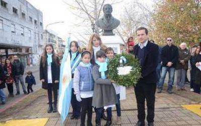 Abella encabez� el acto por el D�a de la Bandera en Campana
