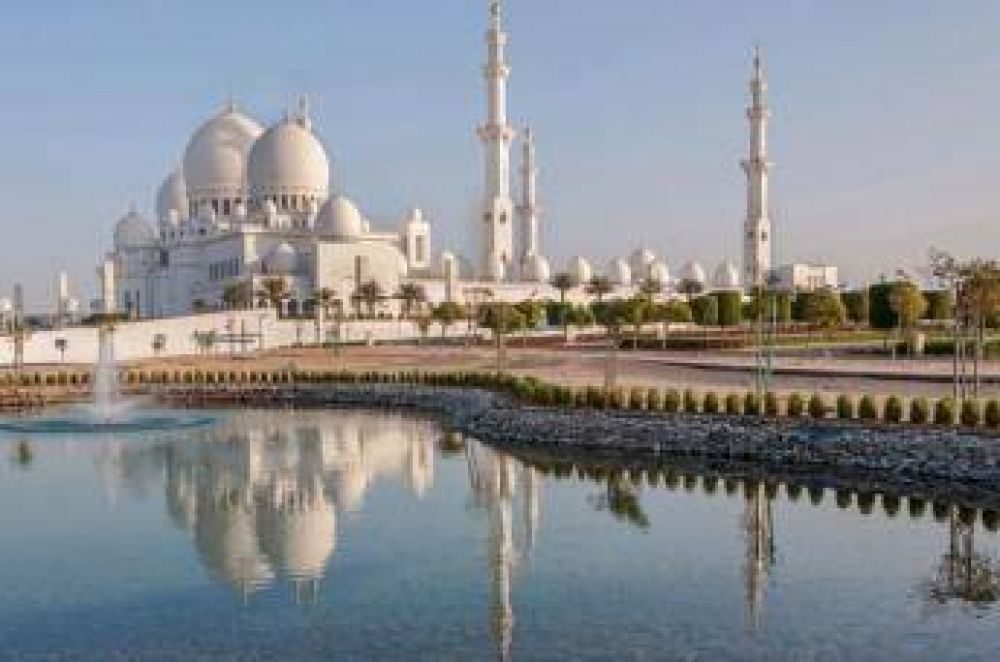 La Gran Mezquita de Abu Dhabi recibi a 347.895 fieles en los diez primeros das de Ramadn