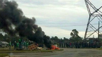 Metal�rgicos agudizan las medidas de protesta