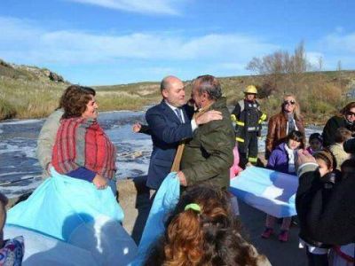 S�nchez particip� del acto del D�a de la Bandera en Oriente y Copetonas