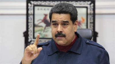 El chavismo da pelea en casa y afuera en una semana decisiva