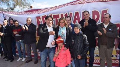 Viviendas sociales y obras p�blicas en Chaupi Pozo