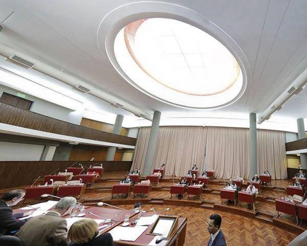 Legislatura: hoy tratar�n la selecci�n para los jueces