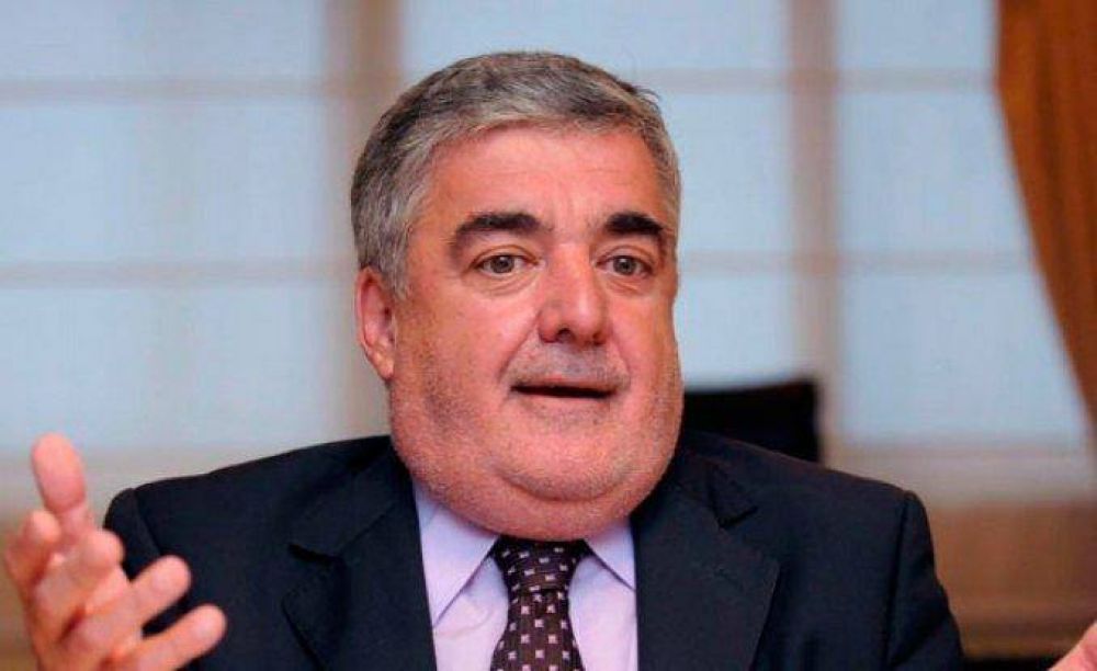 Operaron con �xito al gobernador de Chubut