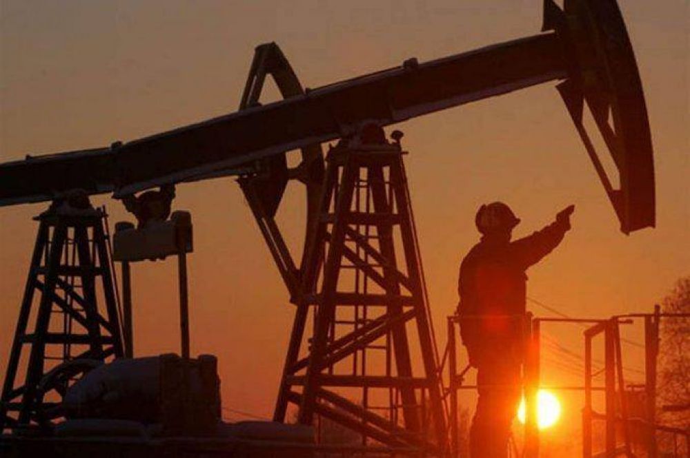 Con 300 despidos en puerta, Petroleros inicia retencin de servicios en PAE