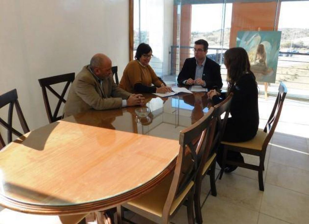 La Secretar�a de la Mujer y el Ministerio de Salud firmaron un convenio de asistencia y cooperaci�n