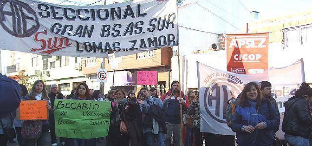 M�dicos de Lomas vuelven a parar y marchar�n a la Municipalidad