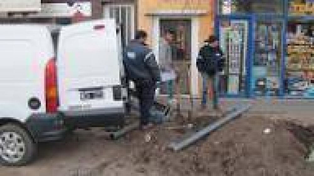 La Plata: Limpieza en ca�er�a de agua
