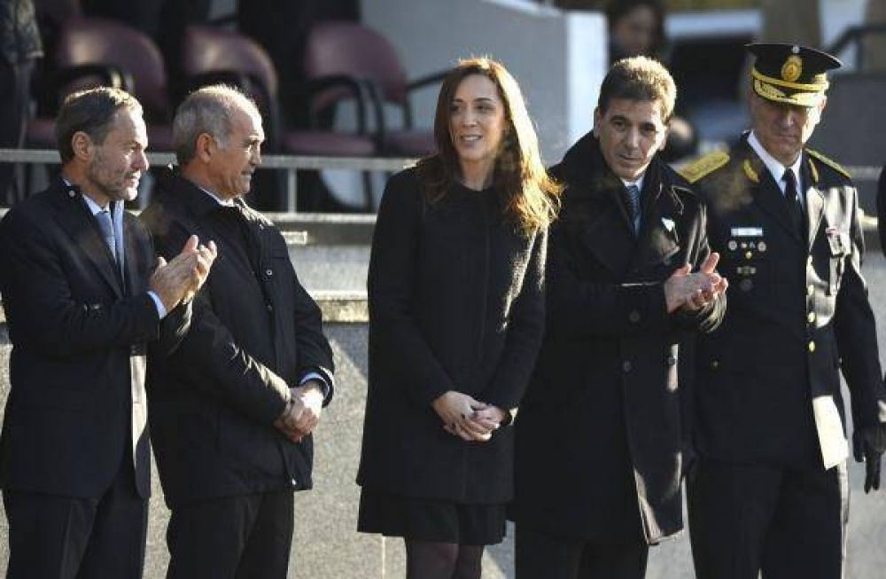 Vidal premi� a Polic�as y tom� juramento a Cadetes