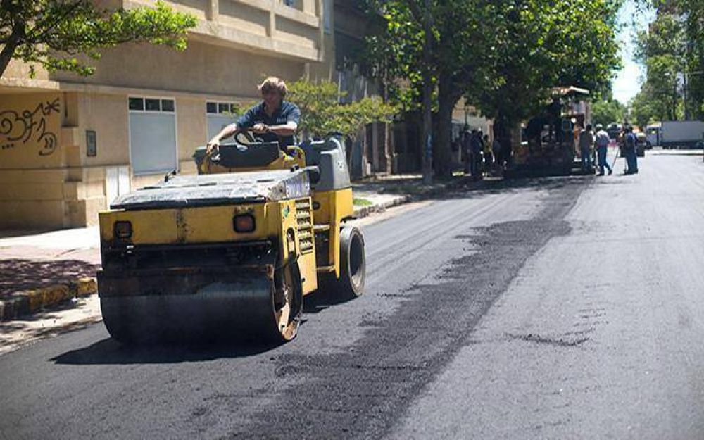 Simoni: �No vamos a poder terminar las 56 calles de repavimentaci�n este a�o�